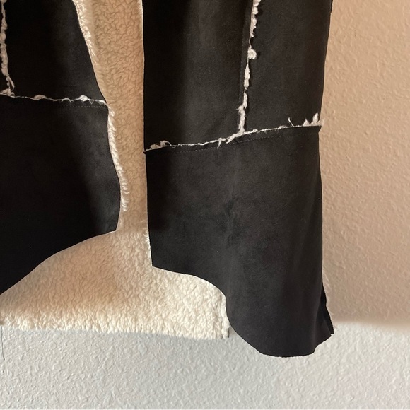 NWT B-Sharp Faux Suede Sherpa Fall Vest Black Cream Sleeveless Jacket Size Small - Picture 3 of 5